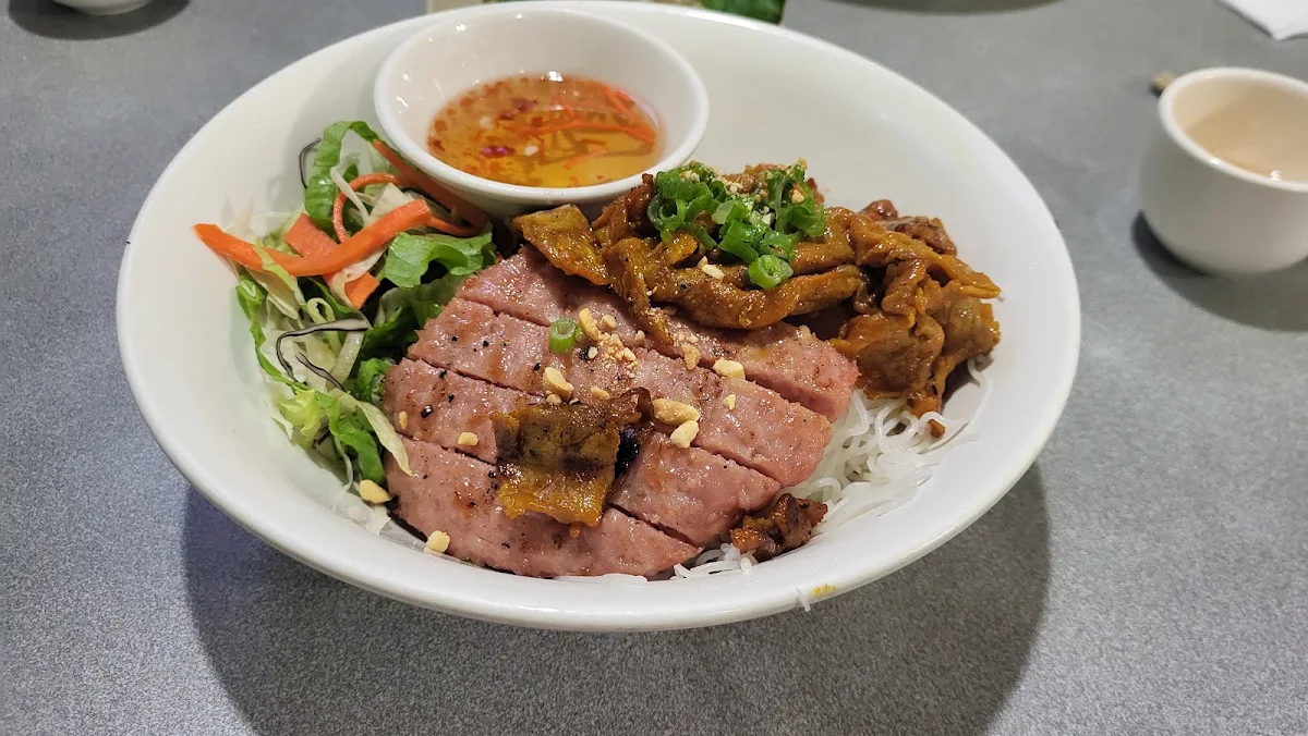 Food & drink, Song Huong Restaurant