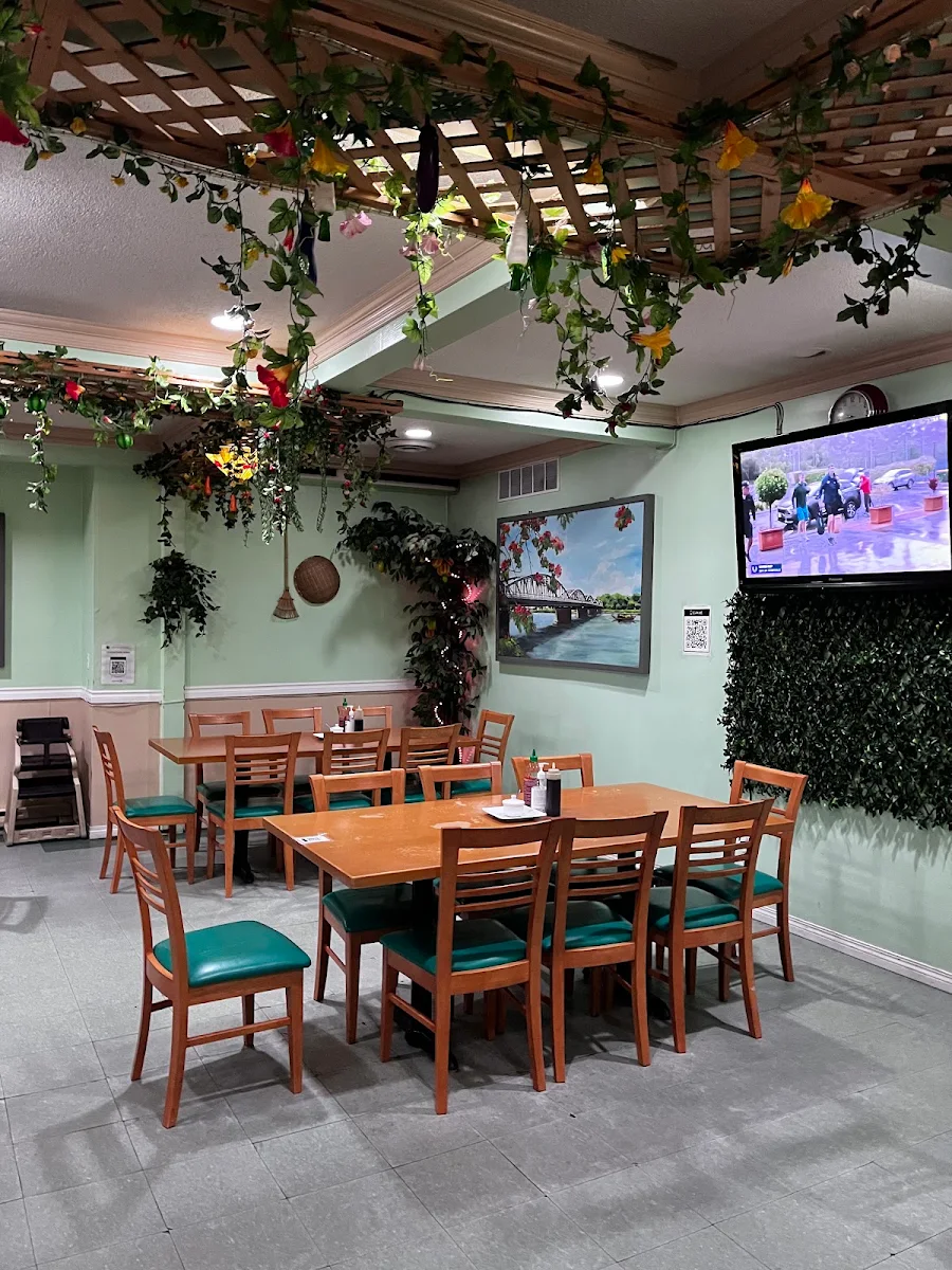 Vibe, Song Huong Restaurant