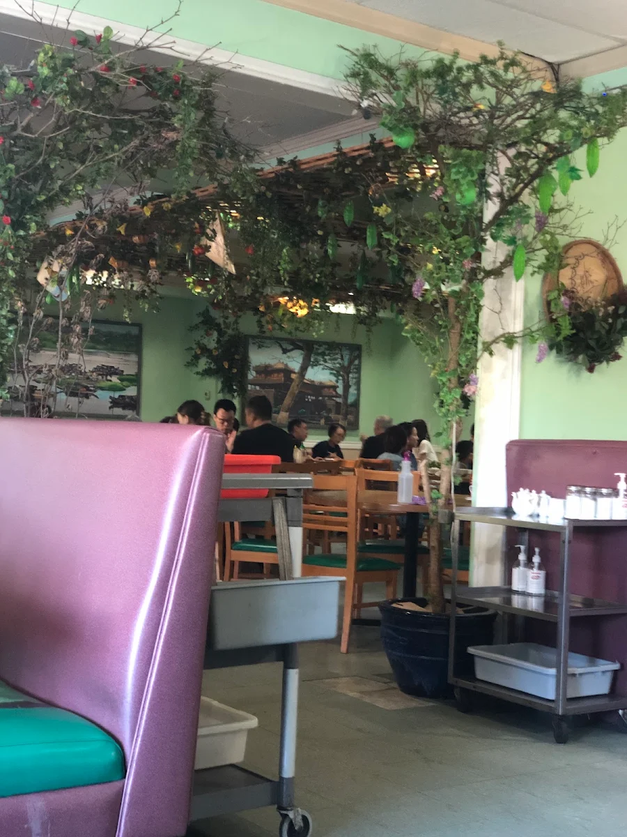 Vibe, Song Huong Restaurant