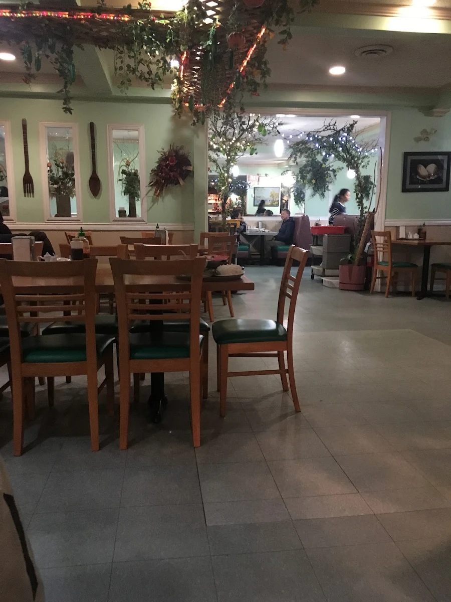 Vibe, Song Huong Restaurant