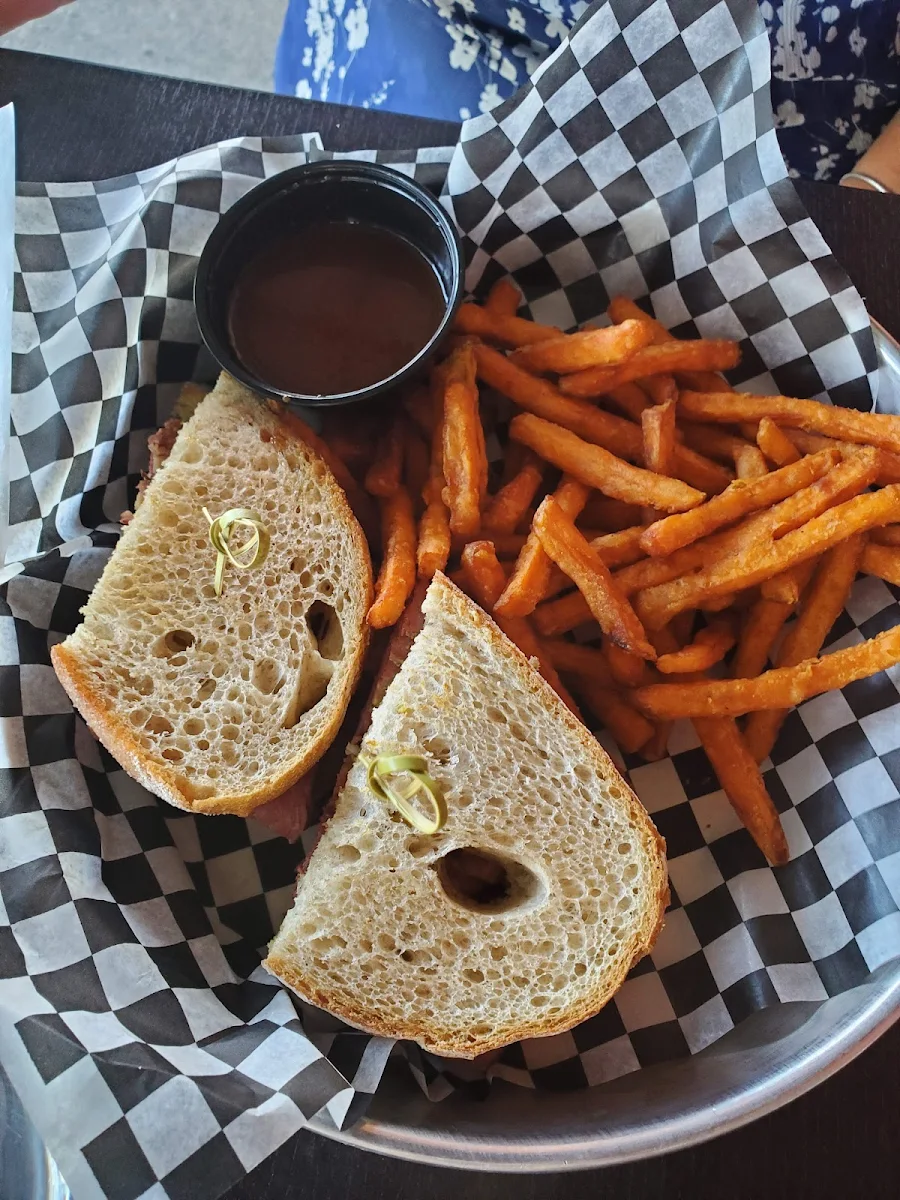 Food & drink, Chuck’s Roadhouse Bar and Grill