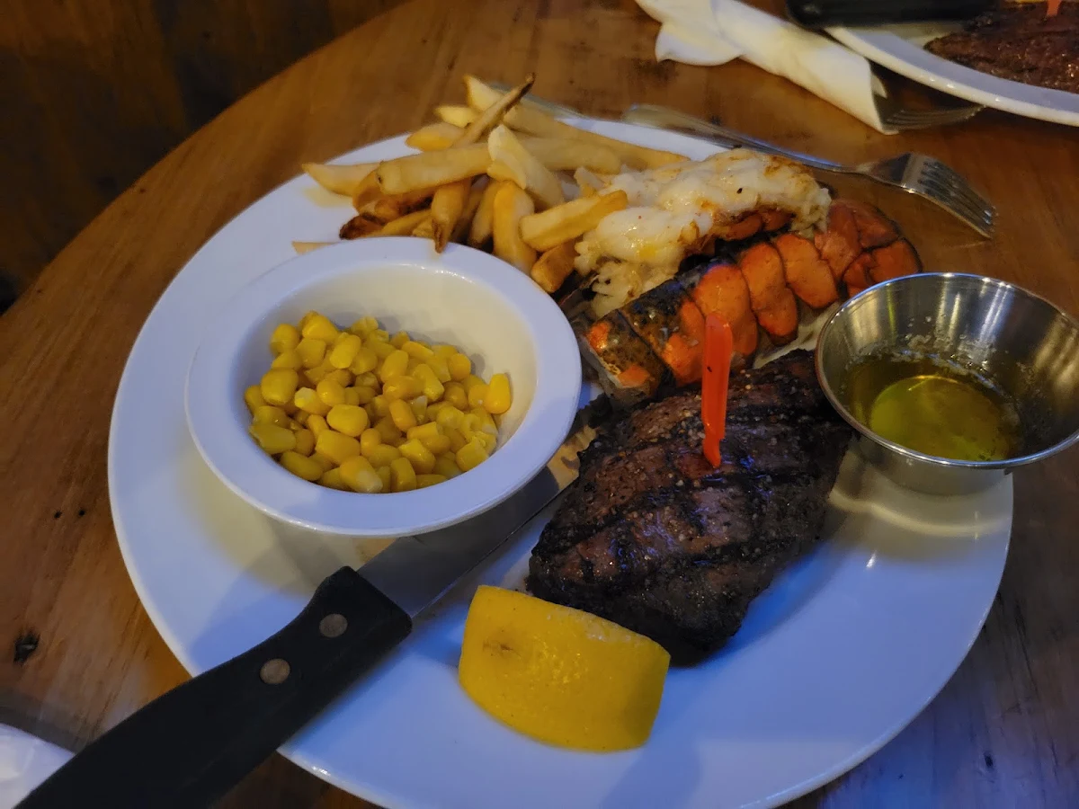 Food & drink, Chuck’s Roadhouse Bar and Grill