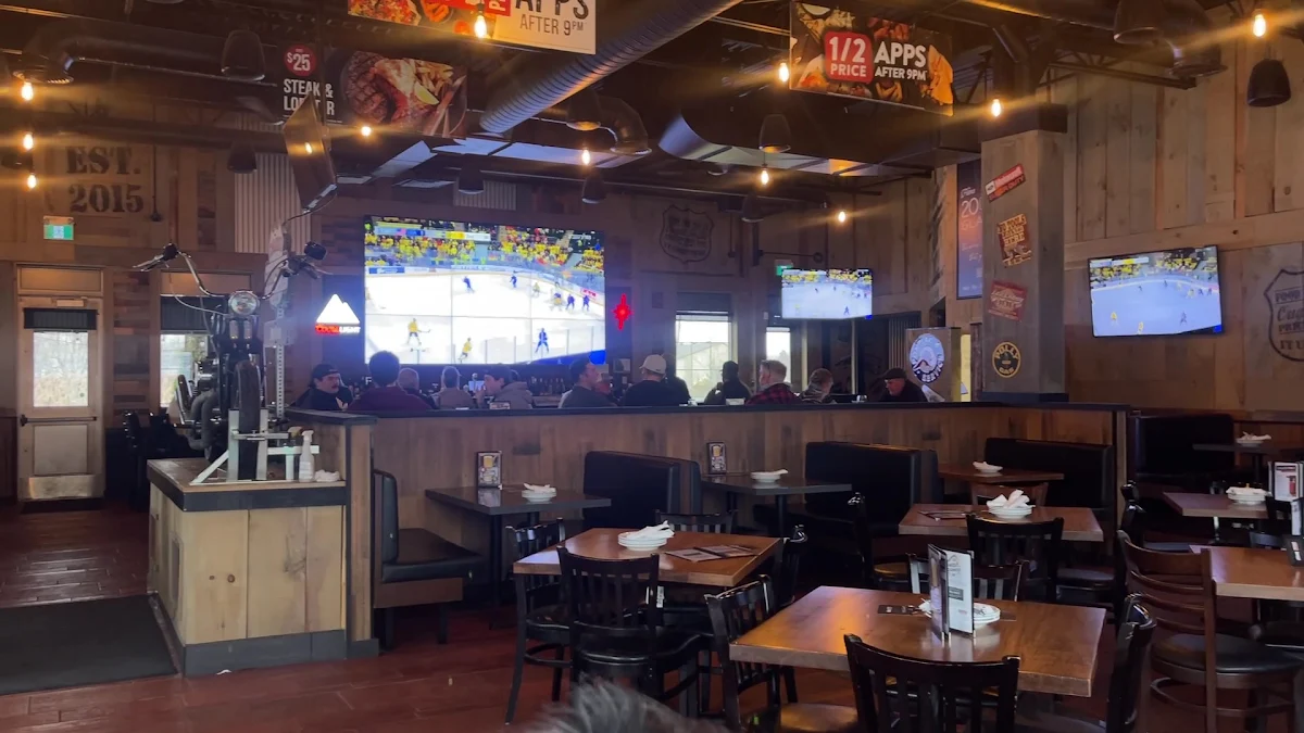 Vibe, Chuck’s Roadhouse Bar and Grill