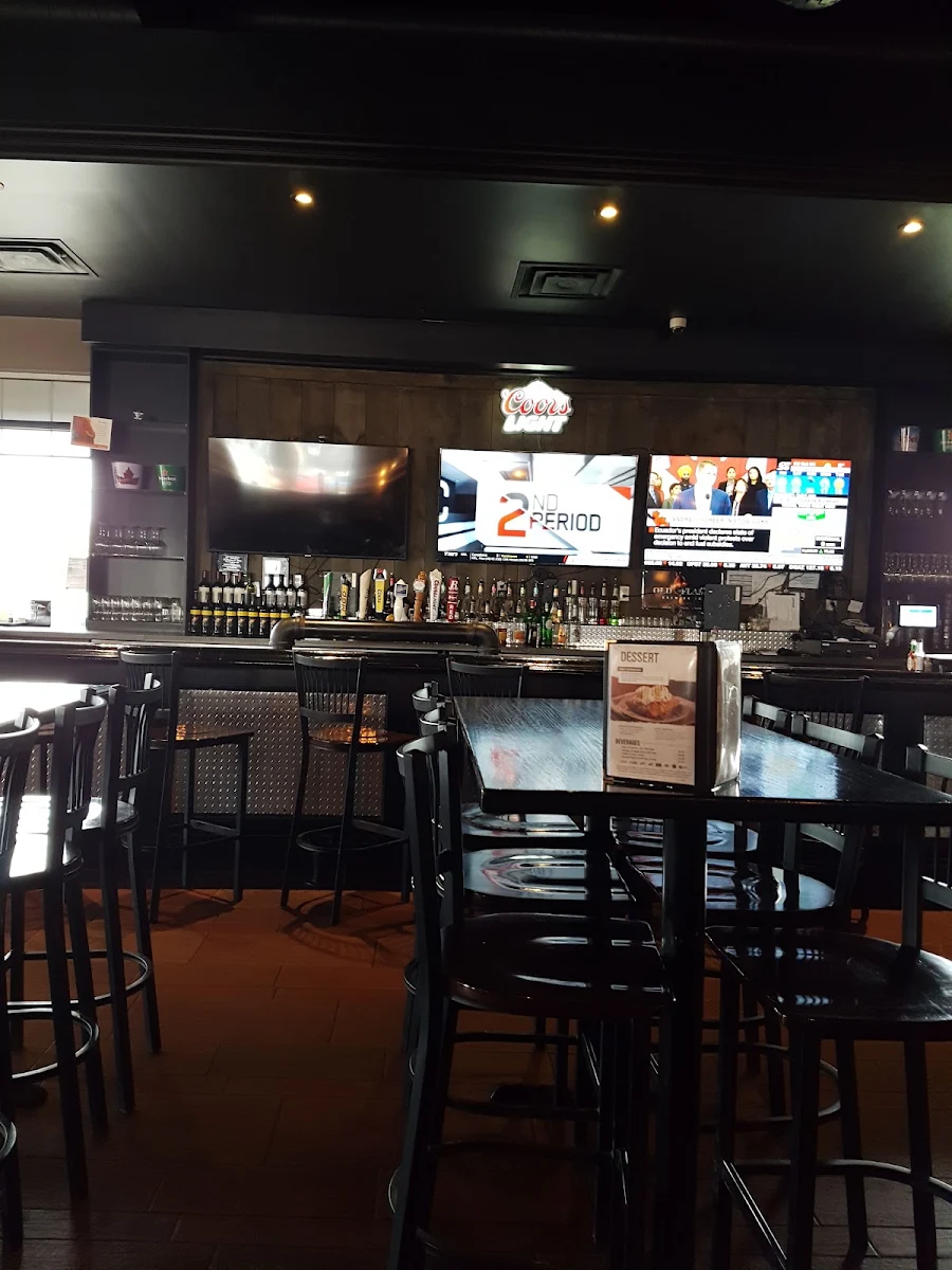 Vibe, Chuck’s Roadhouse Bar and Grill