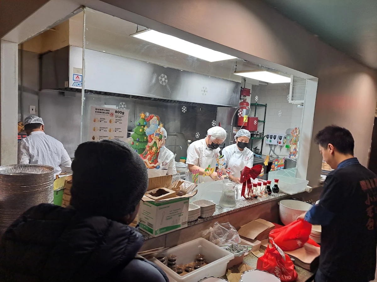 Vibe, Sammi & Soupe Dumpling - (Ste-Catherine St. O)