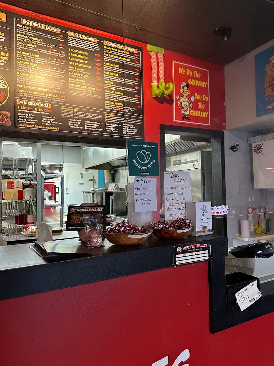 Vibe, Memphis BBQ & Wicked Wings
