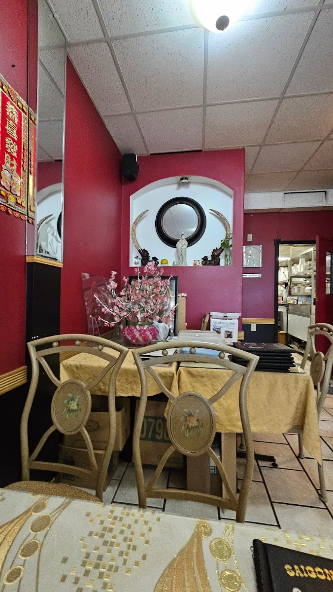 Vibe, Saigon Paradise Restaurant