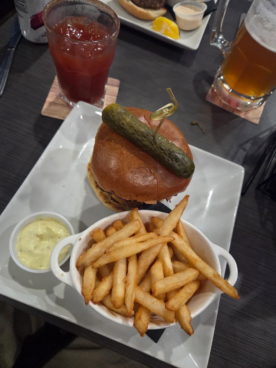 Food & drink, Tavern 52 Bar & Grill