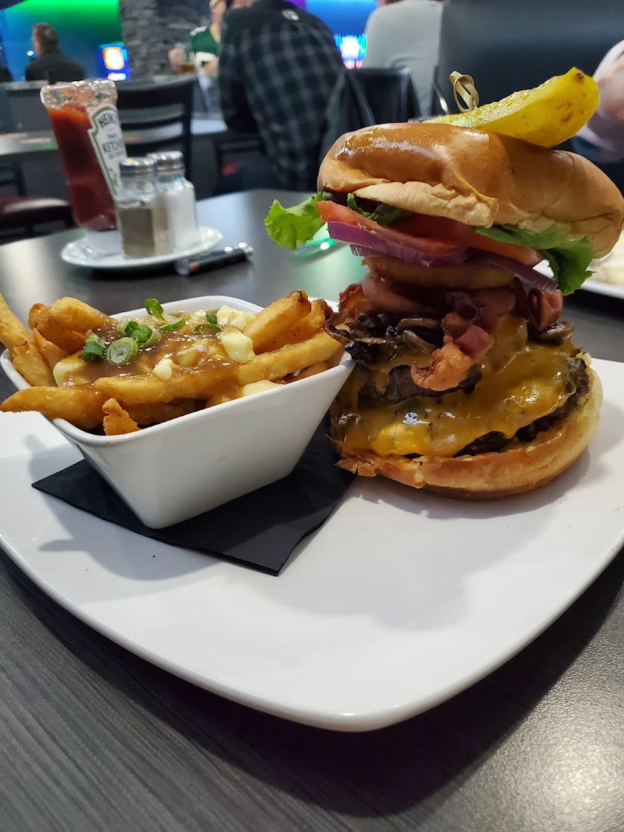 Food & drink, Tavern 52 Bar & Grill
