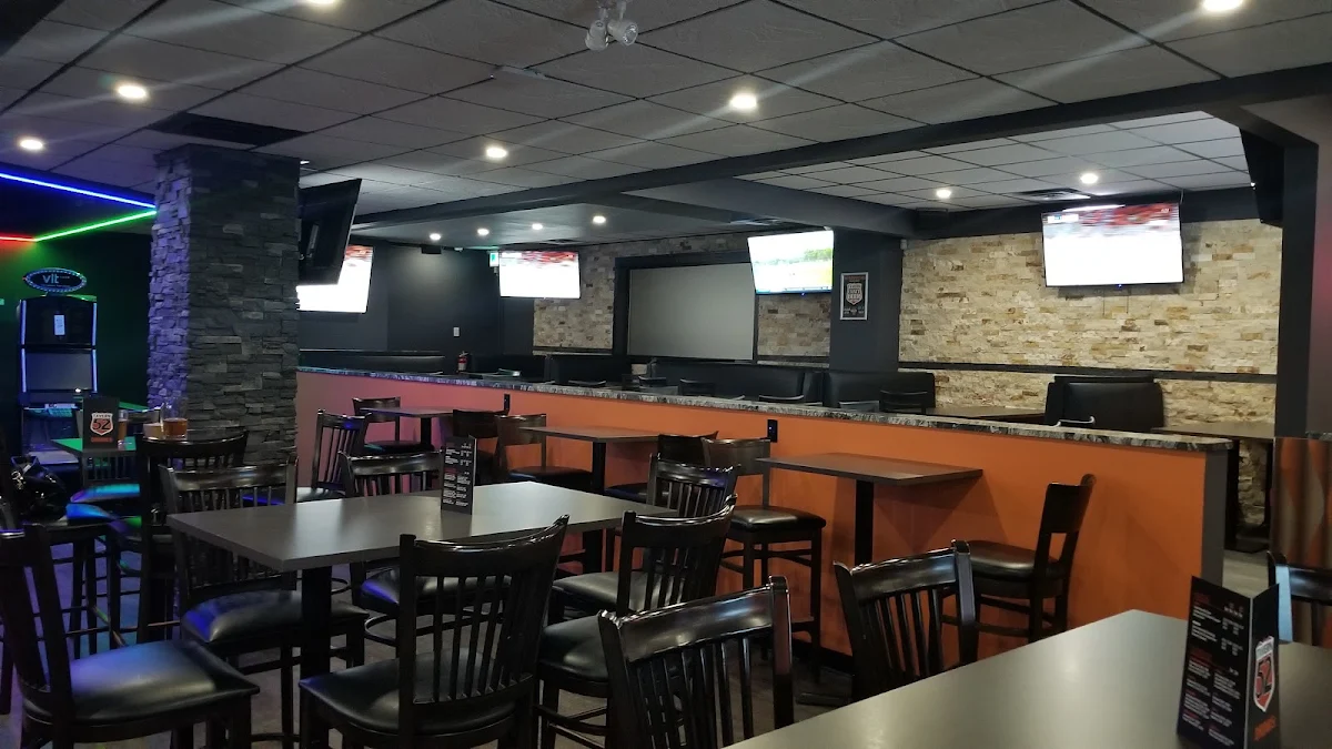 Vibe, Tavern 52 Bar & Grill