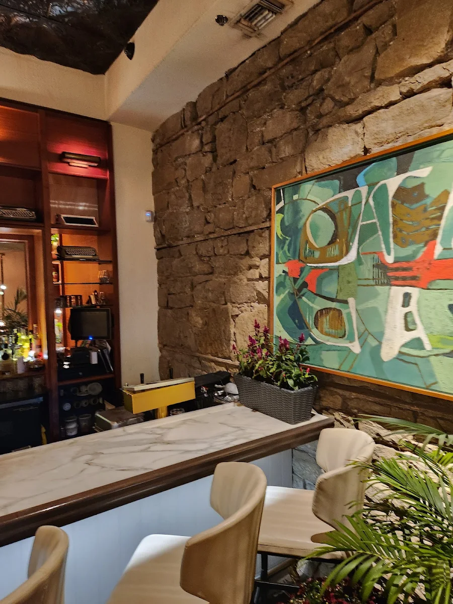 Vibe, The Wednesday Room
