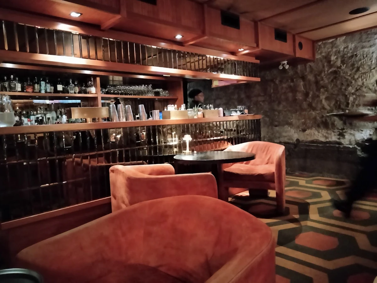 Vibe, The Wednesday Room
