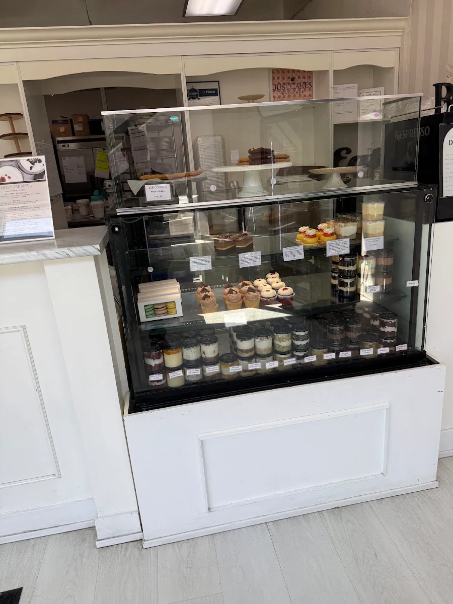 Vibe, Just Cakes Bakeshop