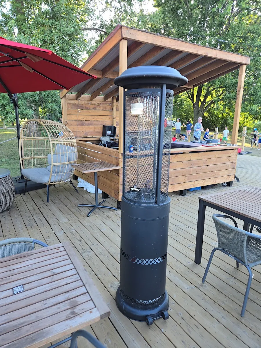 Vibe, Tavern on the Island