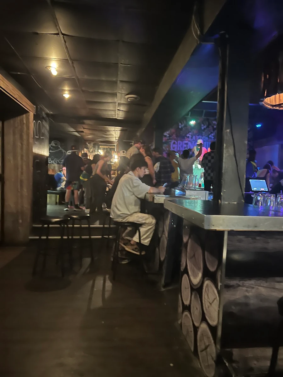 Vibe, La P'tite Grenouille Sherbrooke