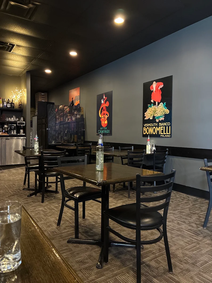 Vibe, Santa Ana Pizzeria & Bistro