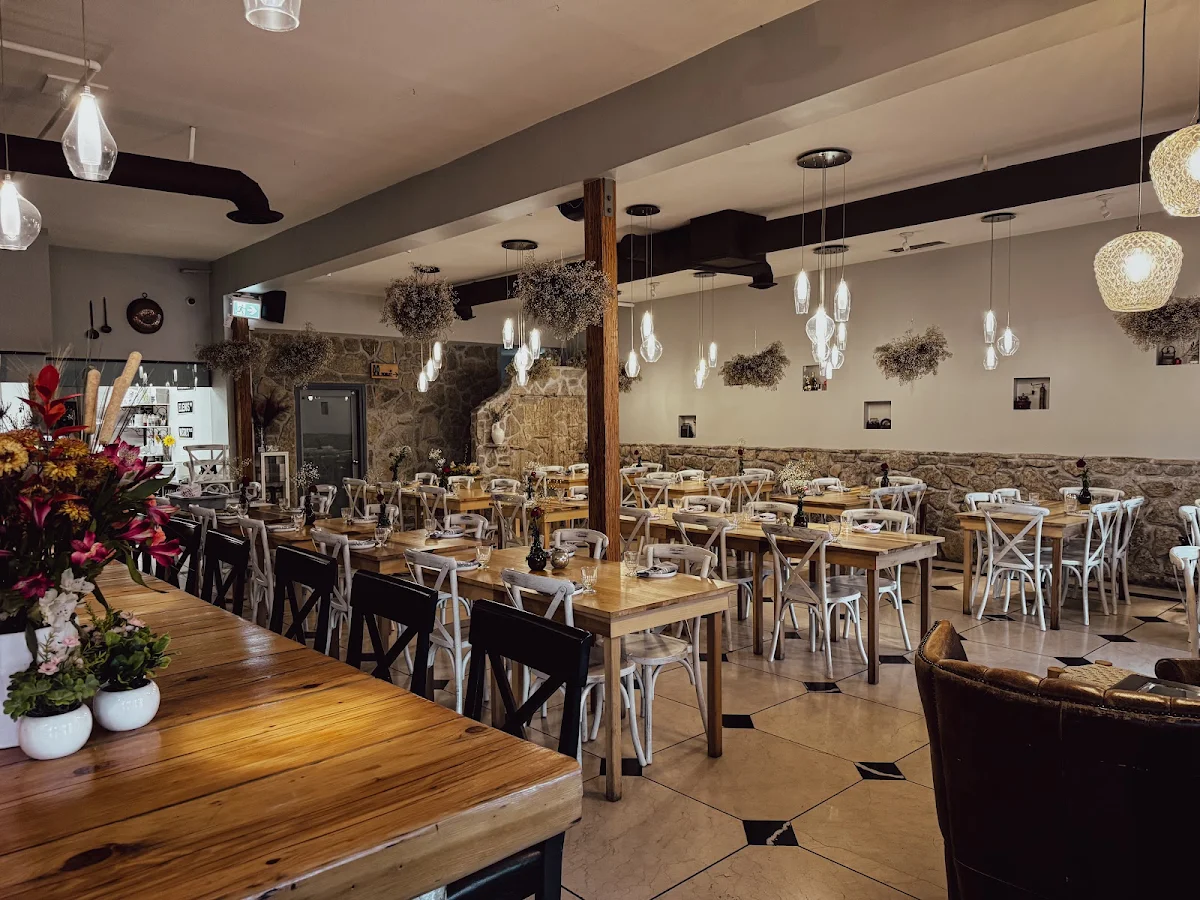 Vibe, Nostos Taverna