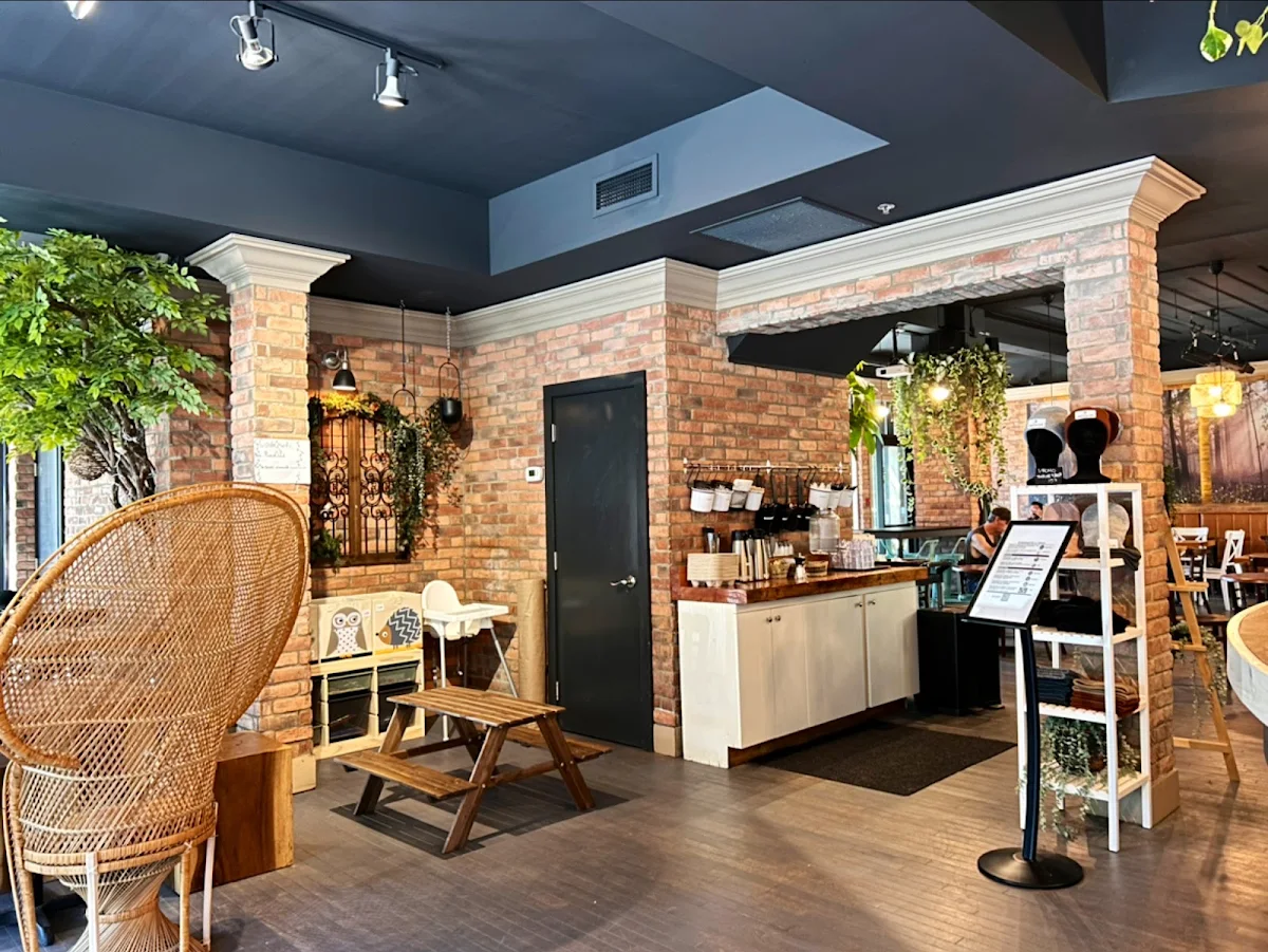 Vibe, Vert Vert Cafe Bistro Inc
