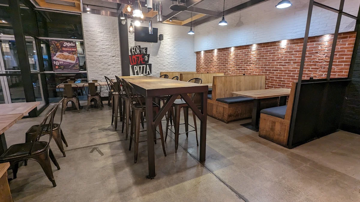Vibe, Pizza Hut