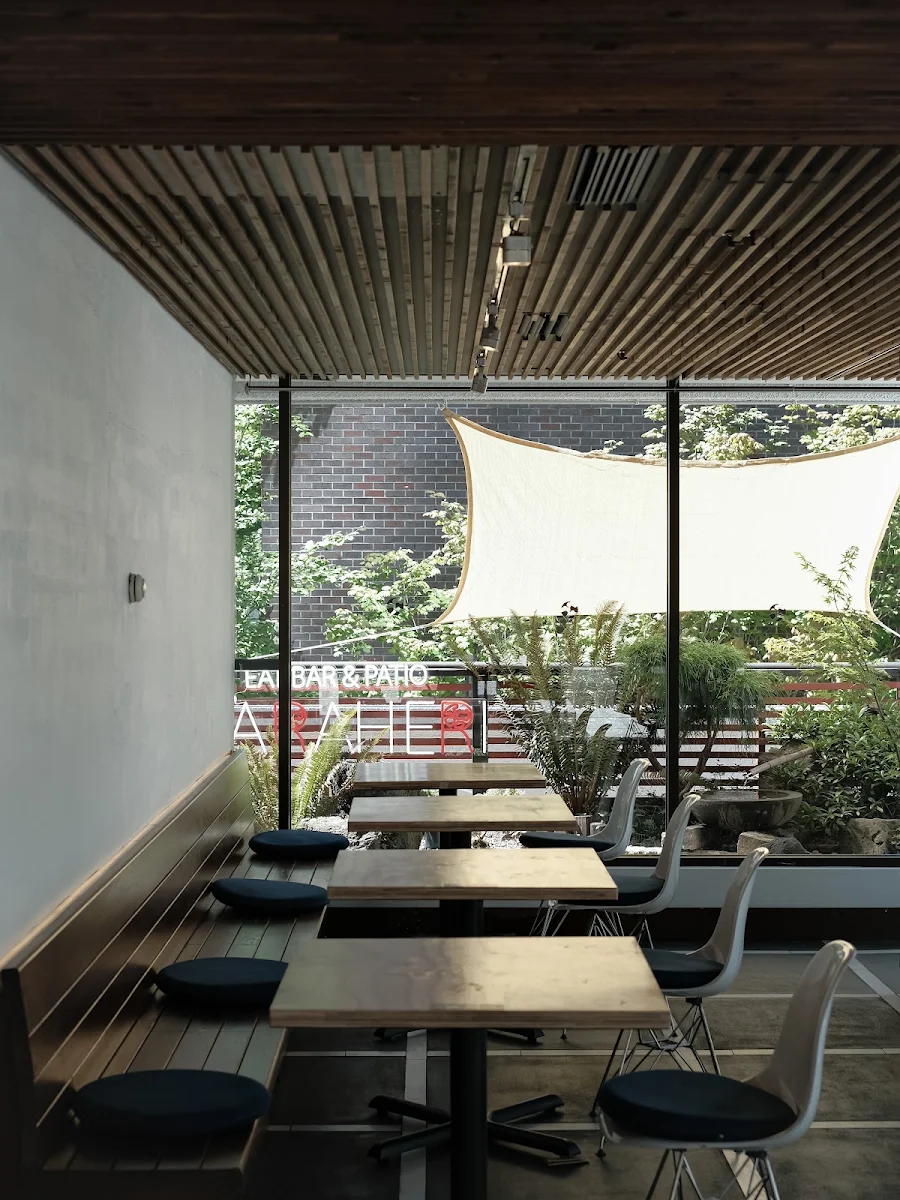 Vibe, Eat Bar & Patio Haraheri
