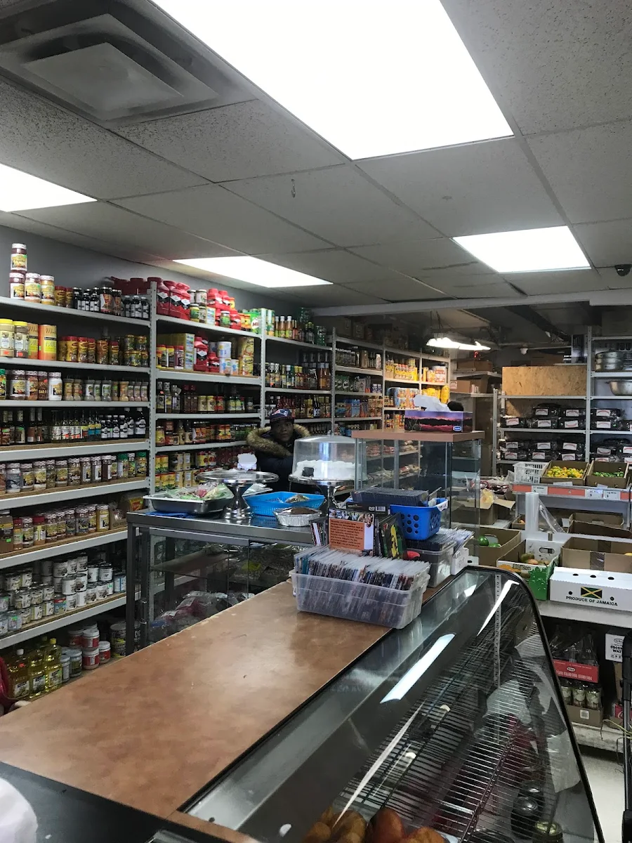 Vibe, Aunt Elsie Caribbean Kitchen