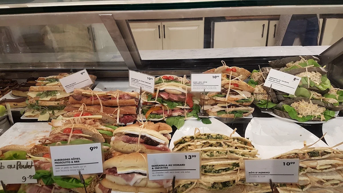 Menu, La Boulangerie Moderne - Complexe Desjardins - Café - Pizza Sandwiches Salads - Déjeuner Traiteur