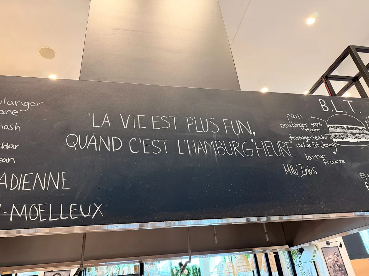 Menu, Mlle Inès | l'Atelier du hamburger | District Gourmet Sainte-Foy