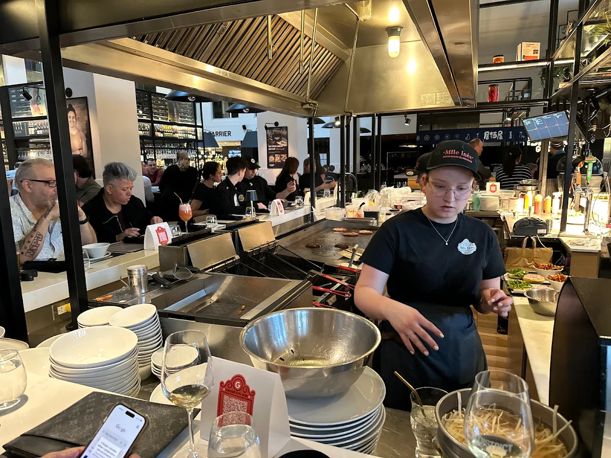 Vibe, Mlle Inès | l'Atelier du hamburger | District Gourmet Sainte-Foy