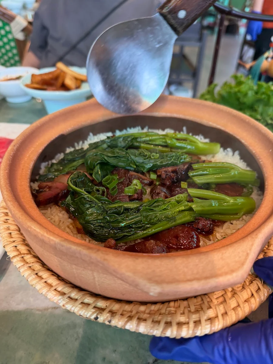 Food & drink, Ba Zhen Seafood Beef Hotpot 八珍海鲜牛肉火锅