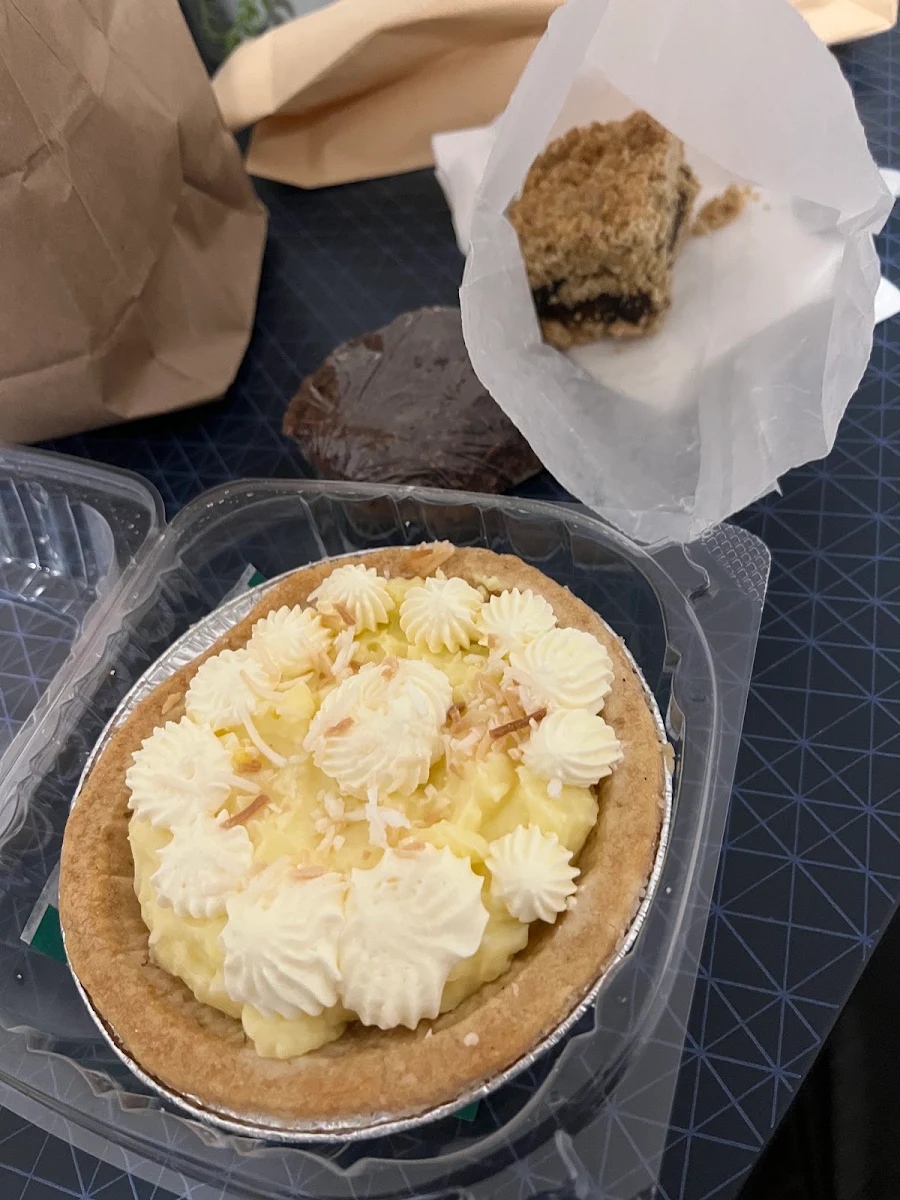 Food & drink, Jo-Ann's Deli Market and Bake Shop