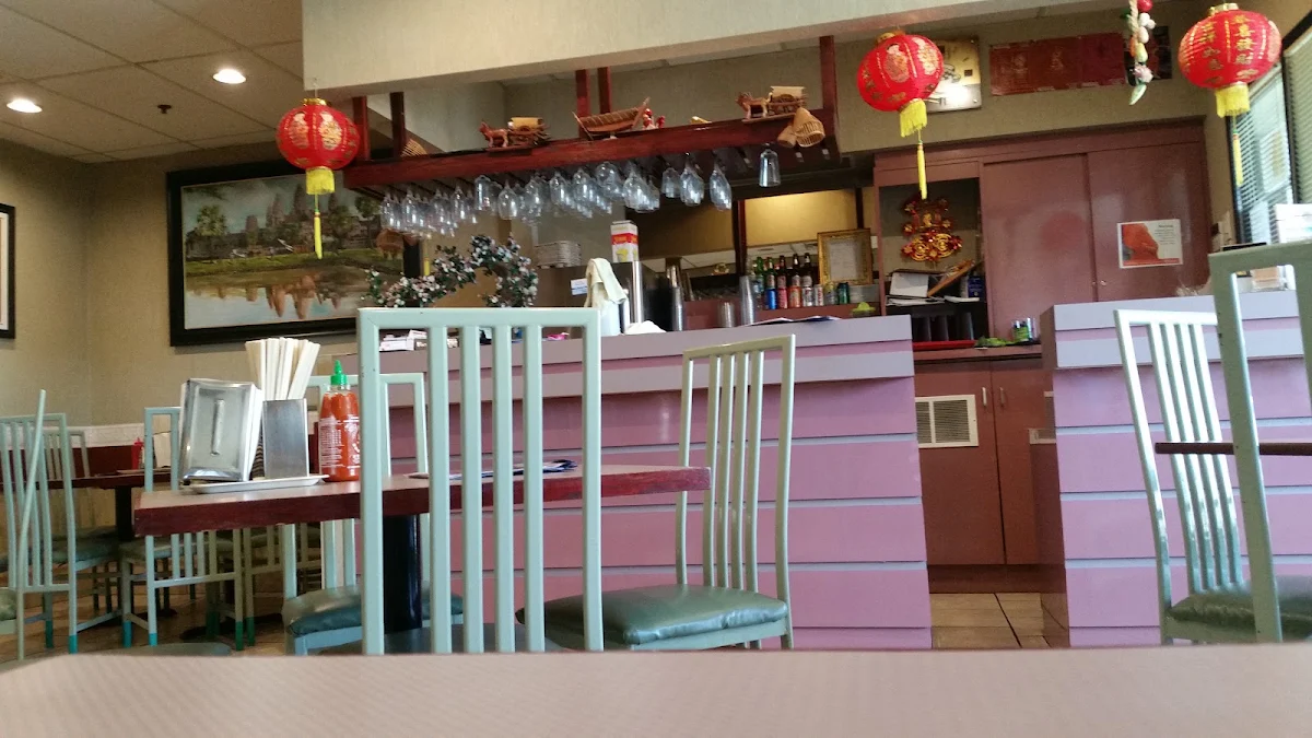 Vibe, Cambodian Noodle King