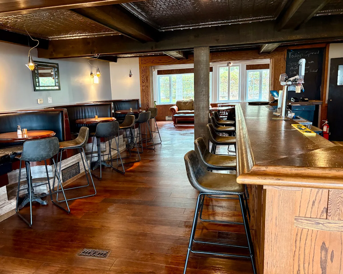 Vibe, Highlands Social House