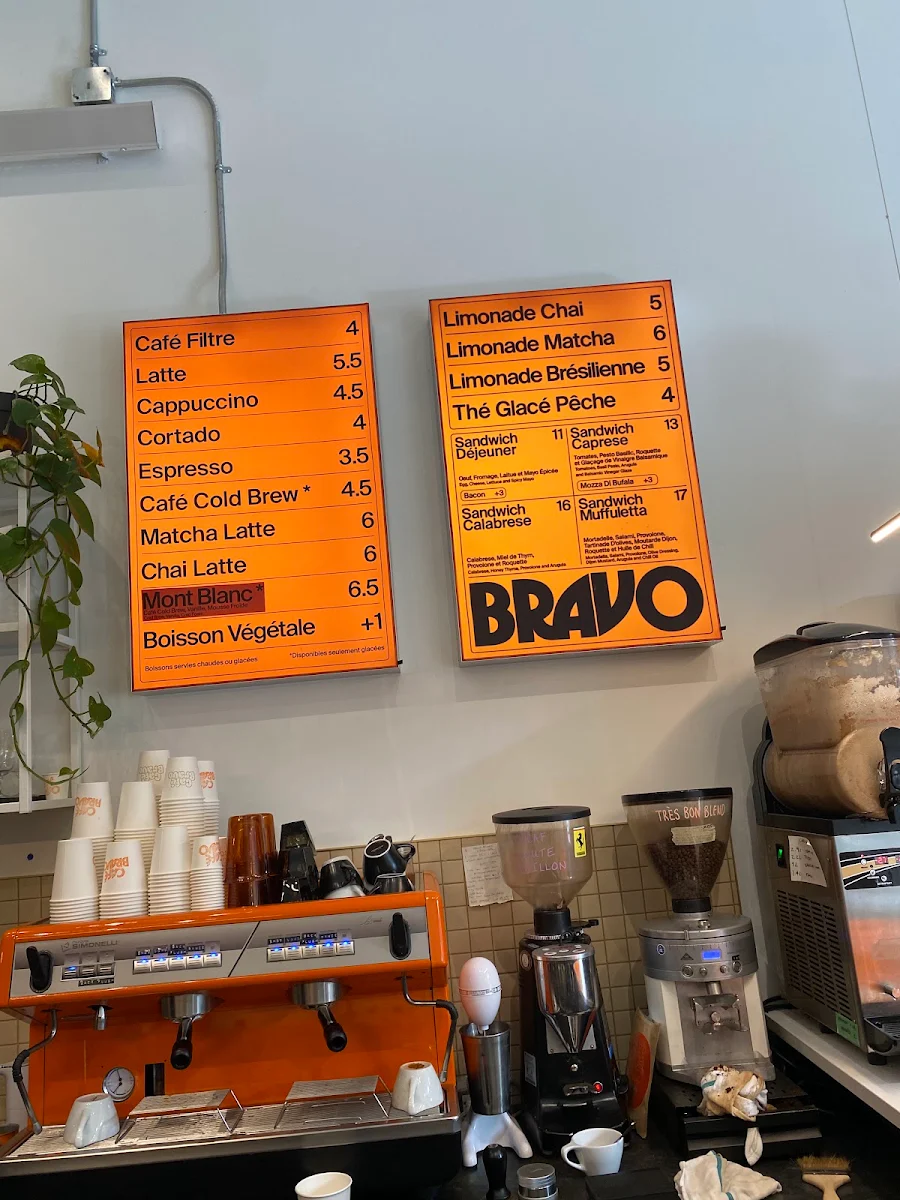 Menu, Café Bravo