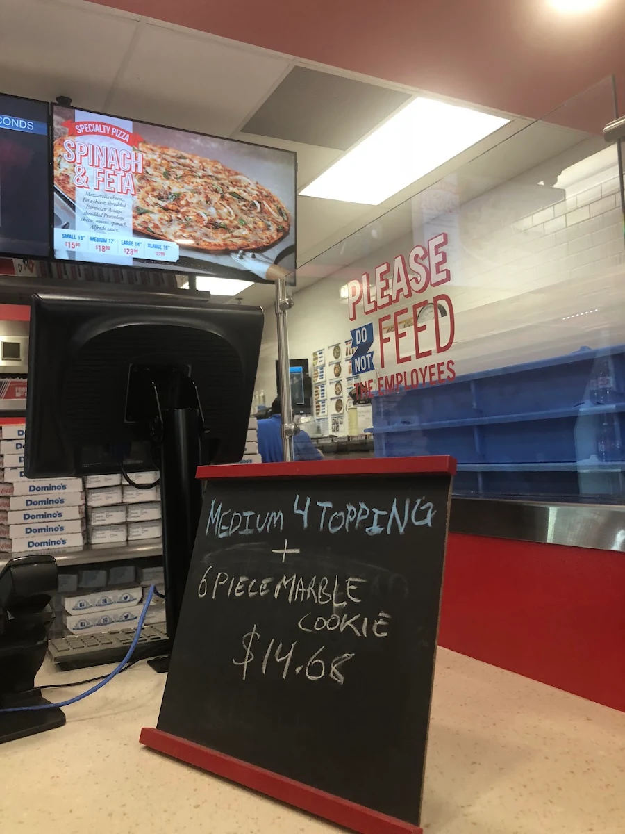 Menu, Domino's Pizza