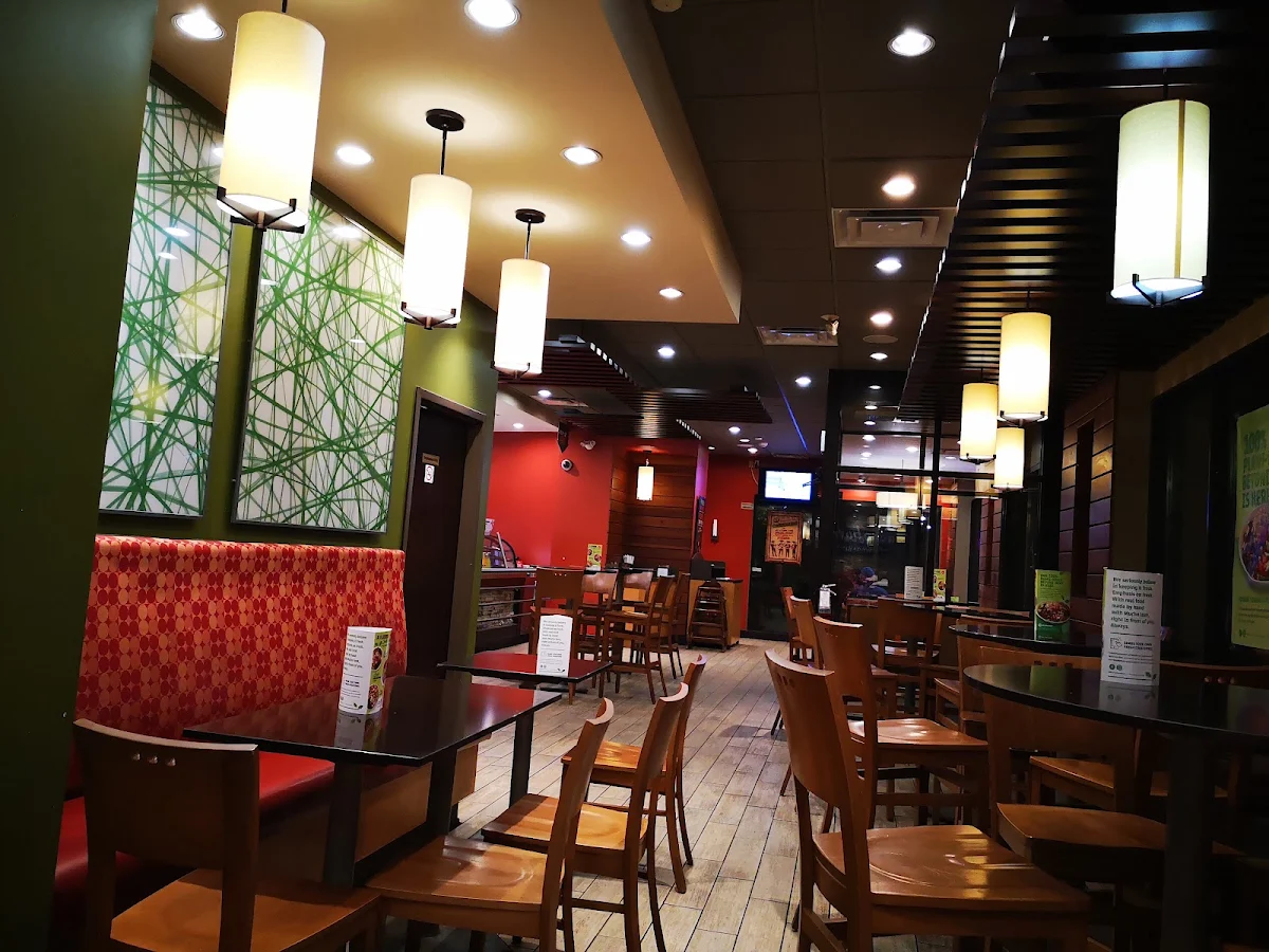 Vibe, Mucho Burrito Fresh Mexican Grill