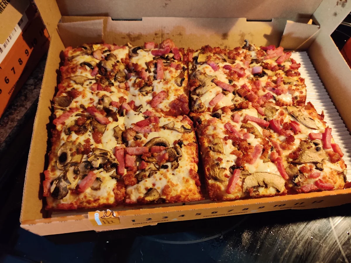 Food & drink, Little Caesars Pizza