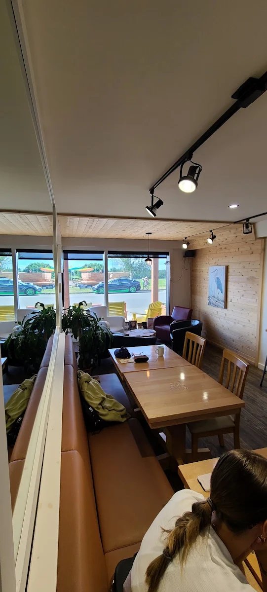 Vibe, Mich Café