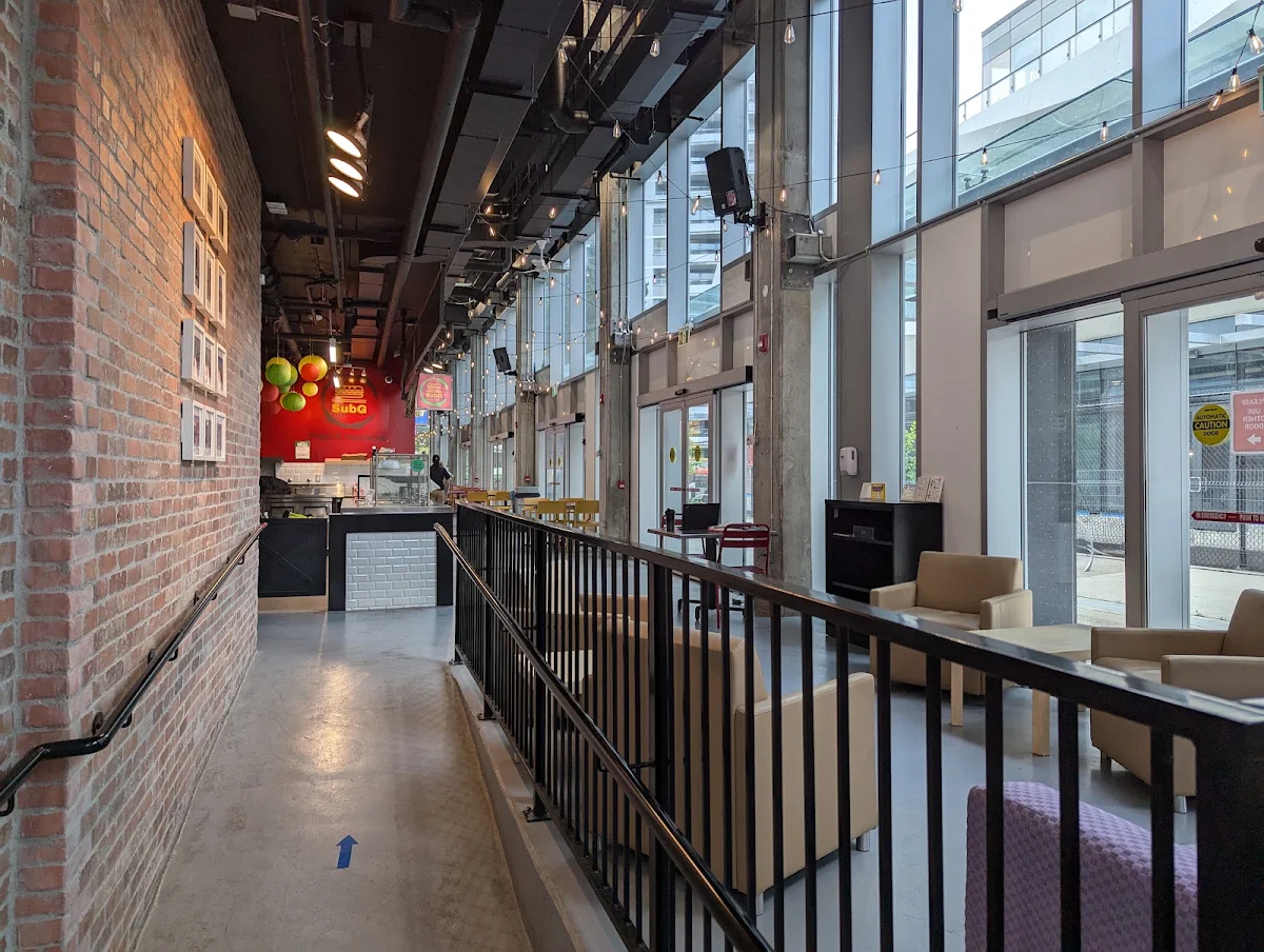 Vibe, Food Hall TO