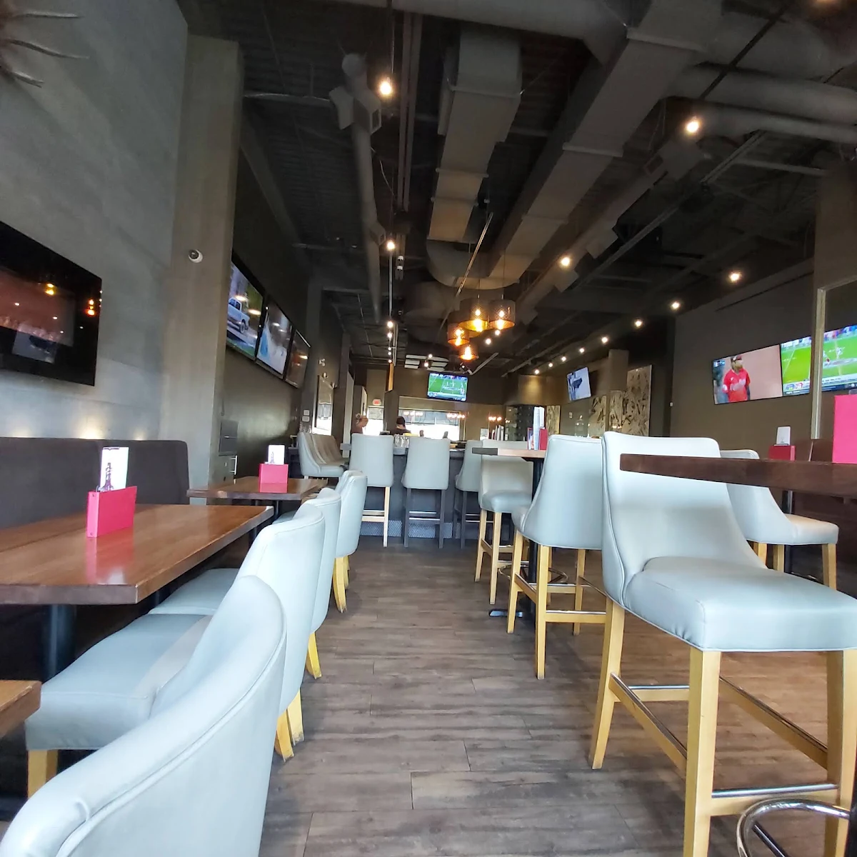 Vibe, Sammy J's Grill and Bar West Kelowna