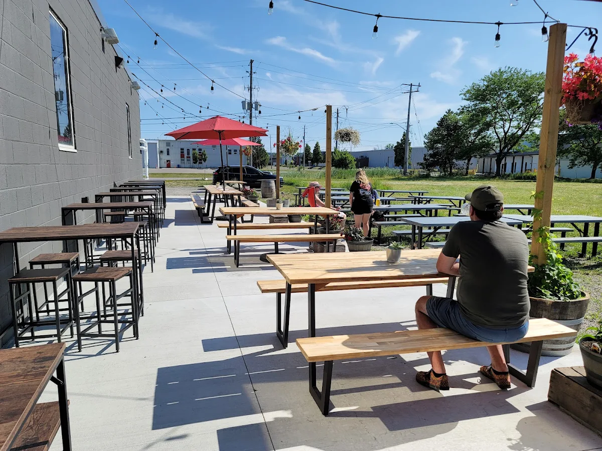 Vibe, Newark Brewing: Bar & Restaurant