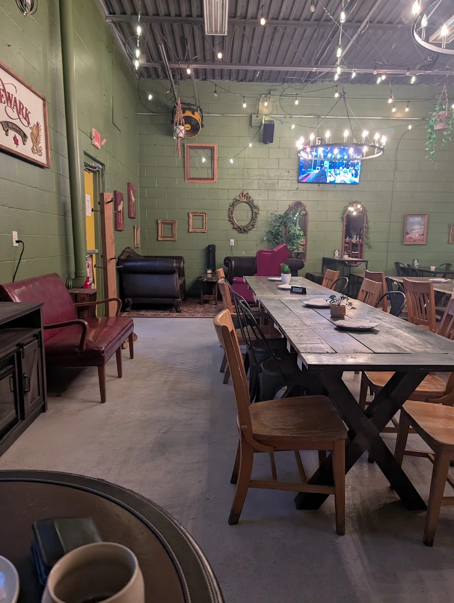 Vibe, Newark Brewing: Bar & Restaurant