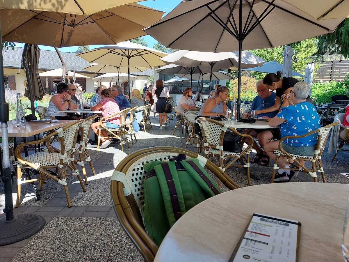 Vibe, The Patio At Lake Breeze