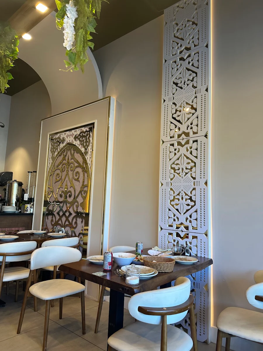 Vibe, Roman Zaman Damascene Cuisine