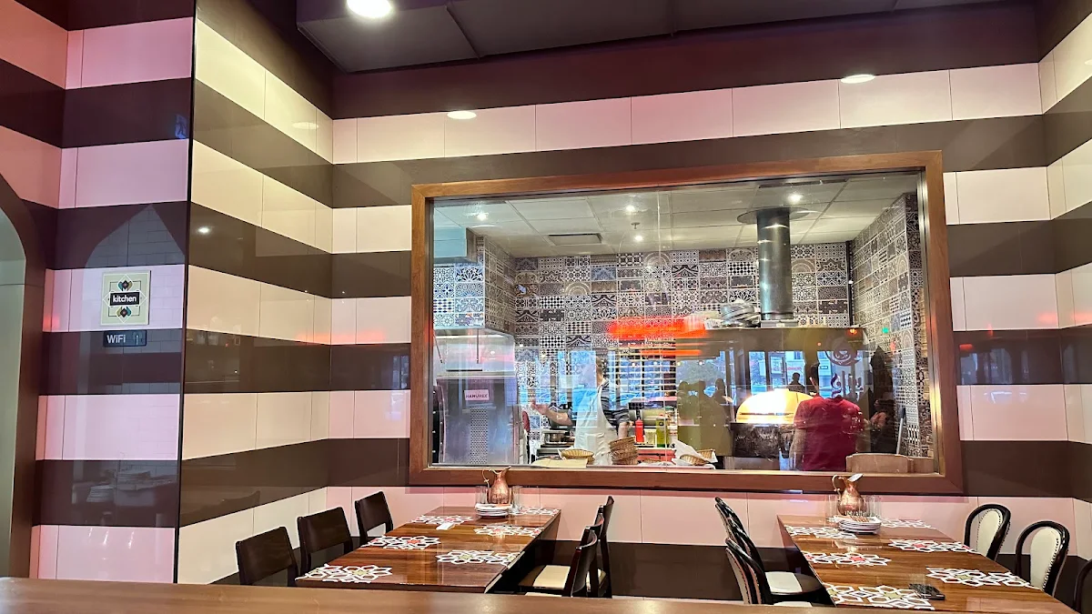 Vibe, Roman Zaman Damascene Cuisine