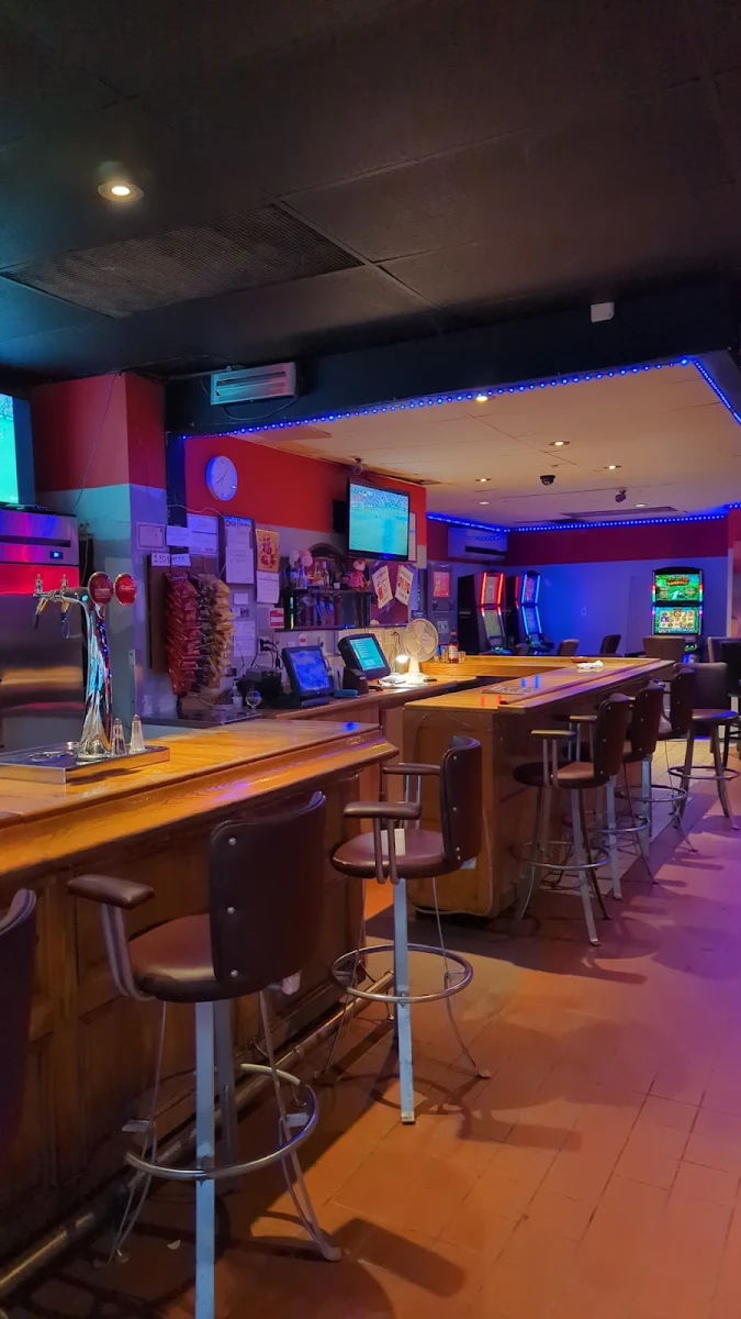 Vibe, Bar Chez Rena
