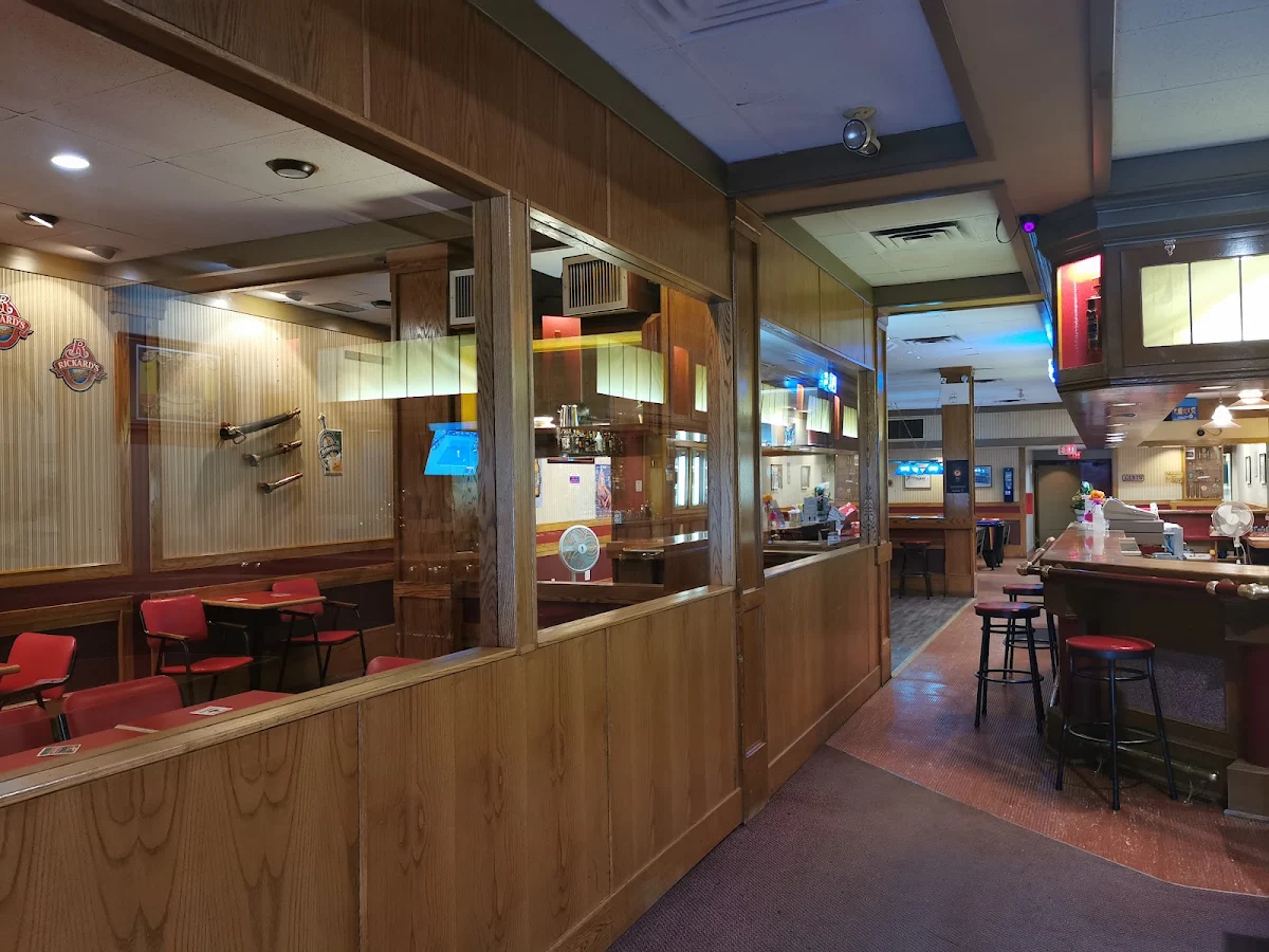 Vibe, Kamloops Inn City Pub