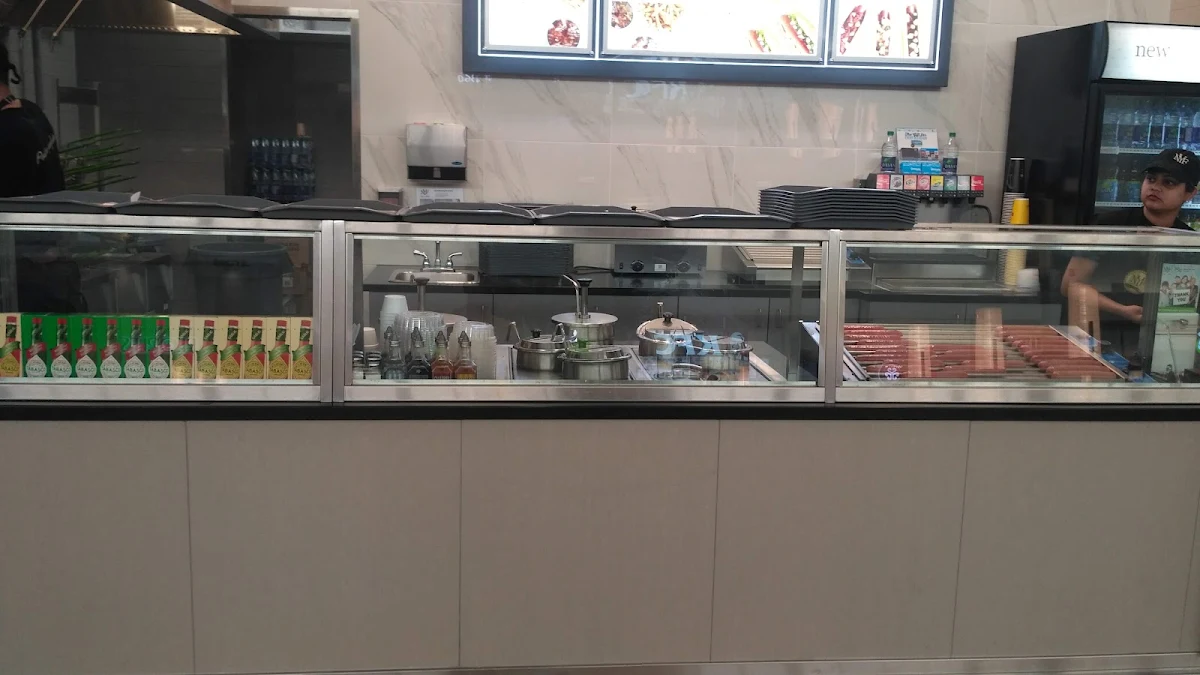 Vibe, New York Fries Outlet Collection Edmonton International Airport