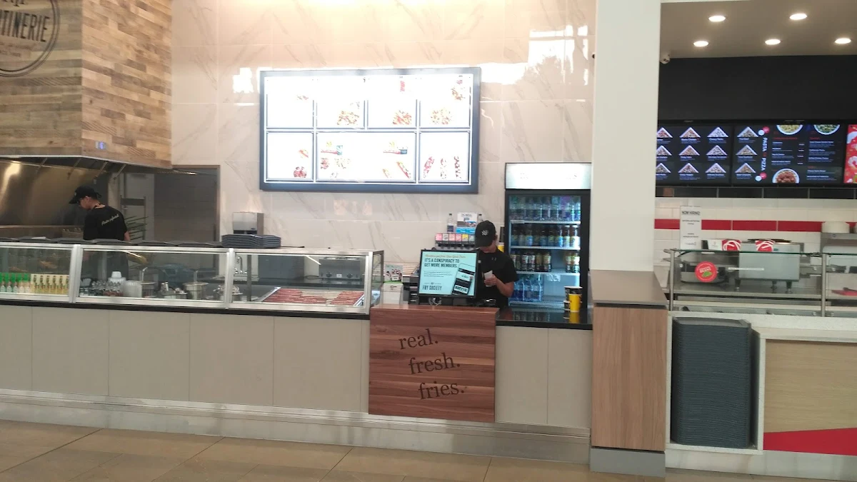 Vibe, New York Fries Outlet Collection Edmonton International Airport