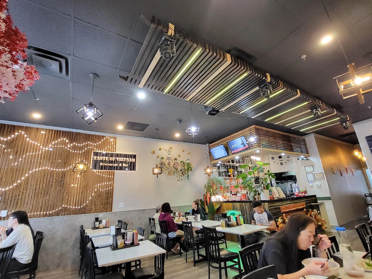 Vibe, Taste of Vietnam Restaurant