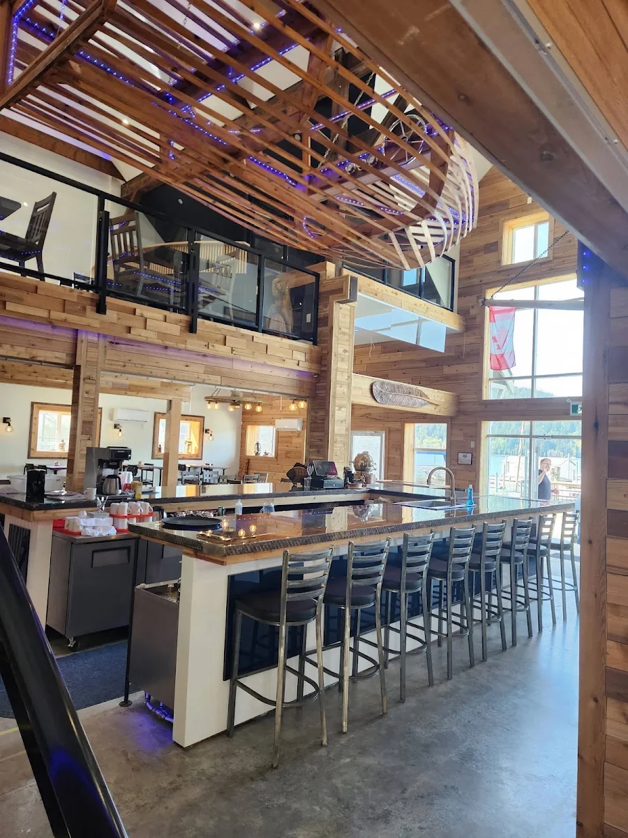 Vibe, Ozarks Boathouse, Grill & Marina